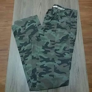 Camouflage Pants (NA)